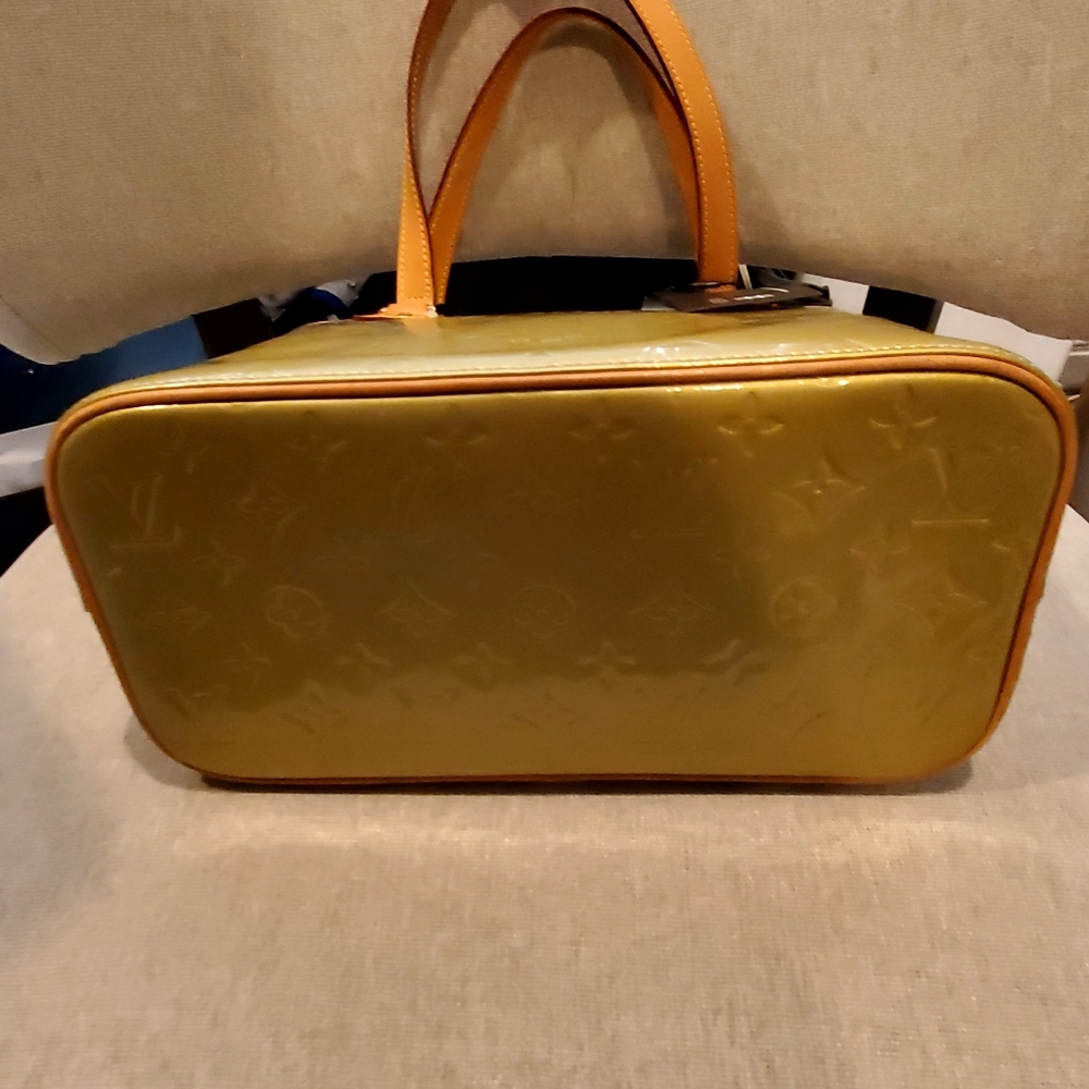 Louis Vuitton Gold  Vernis Tote - Picture 3 of 9